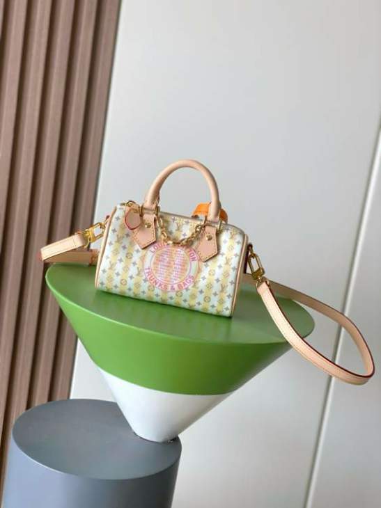 Picture of Louis Vuitton Handbags _SKUfw240792915fw
